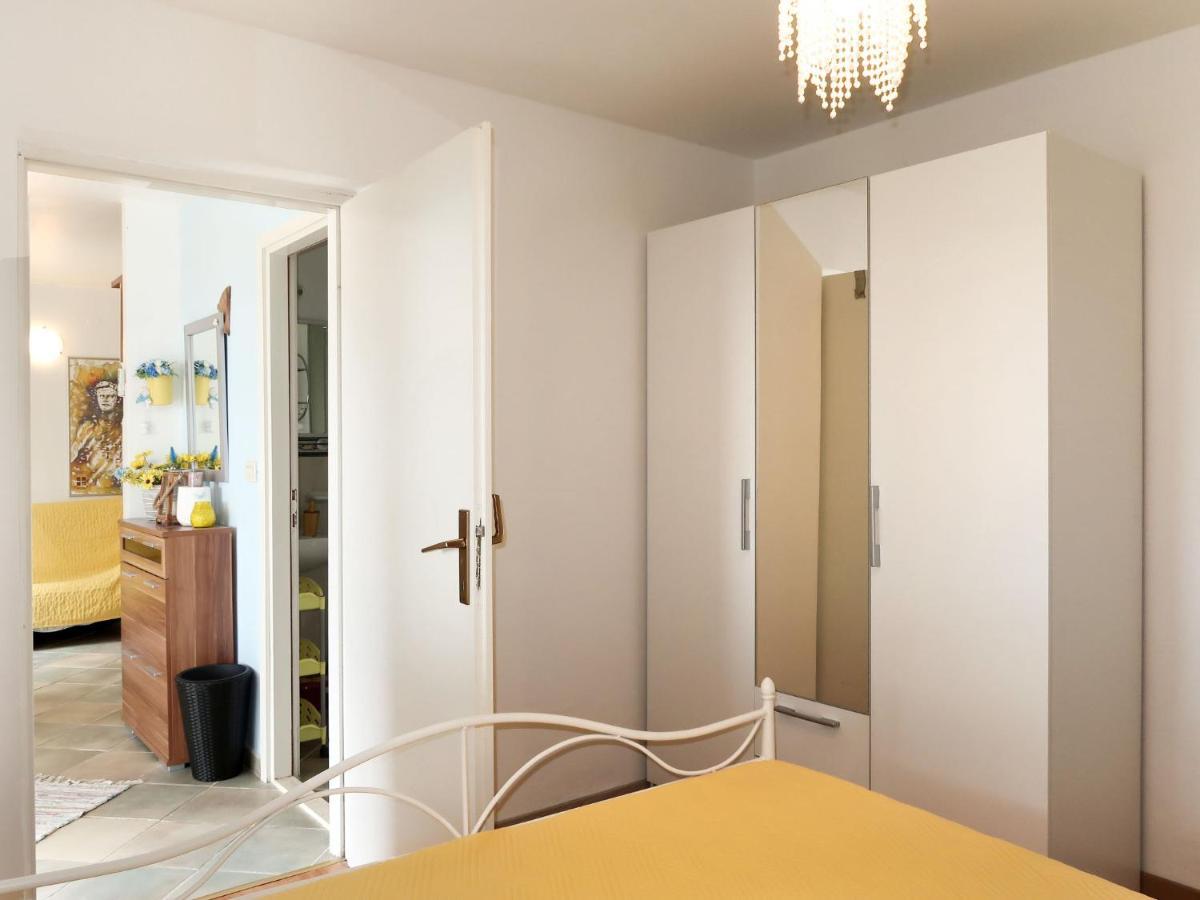 Holiday Home Garden Apartment - Brc650 By Interhome Sumartin Exterior photo